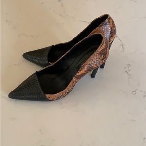 Zara Basic two tone snakeskin high heels (pumps)